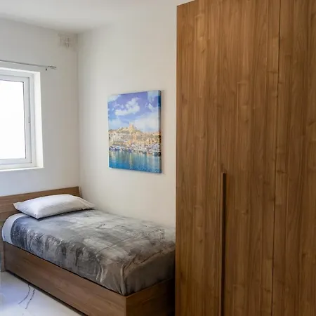 Brand New 3br In Apartment *