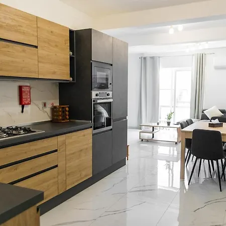 Brand New 3br In Apartman