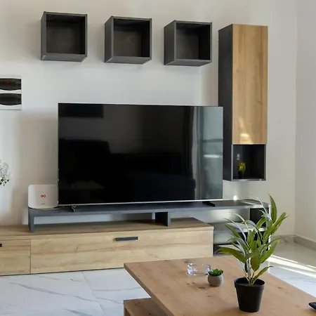Apartment Brand New 3br In *